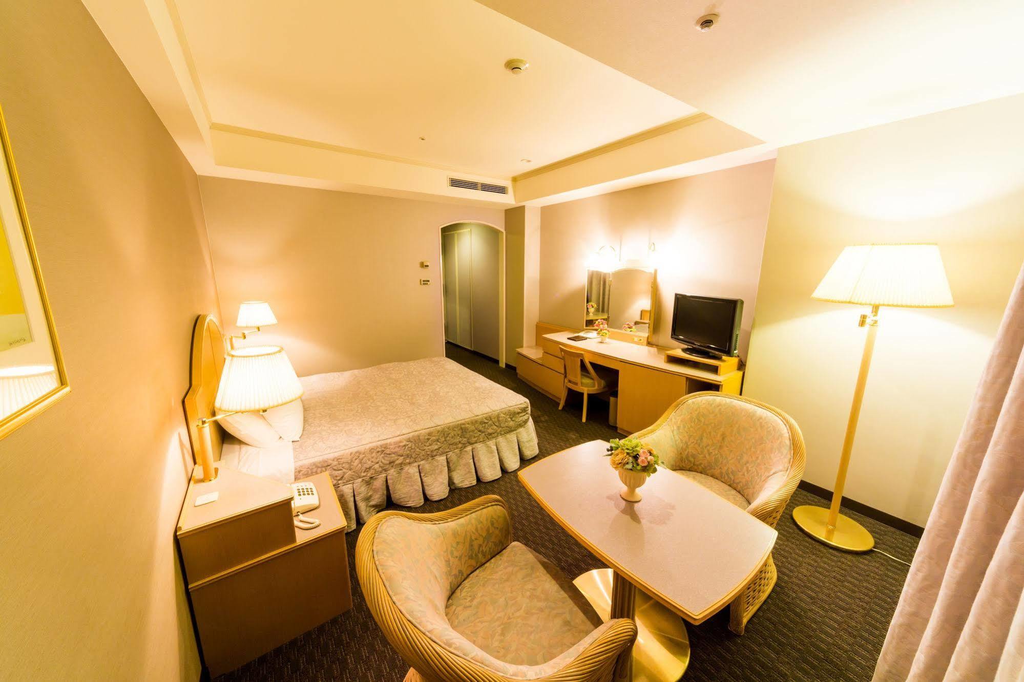 The Crown Palais New Hankyu Kochi Zewnętrze zdjęcie