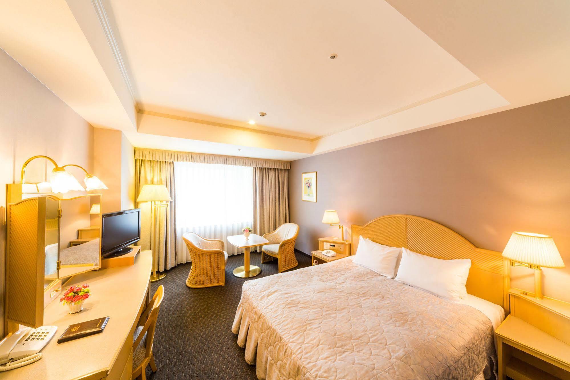 The Crown Palais New Hankyu Kochi Zewnętrze zdjęcie