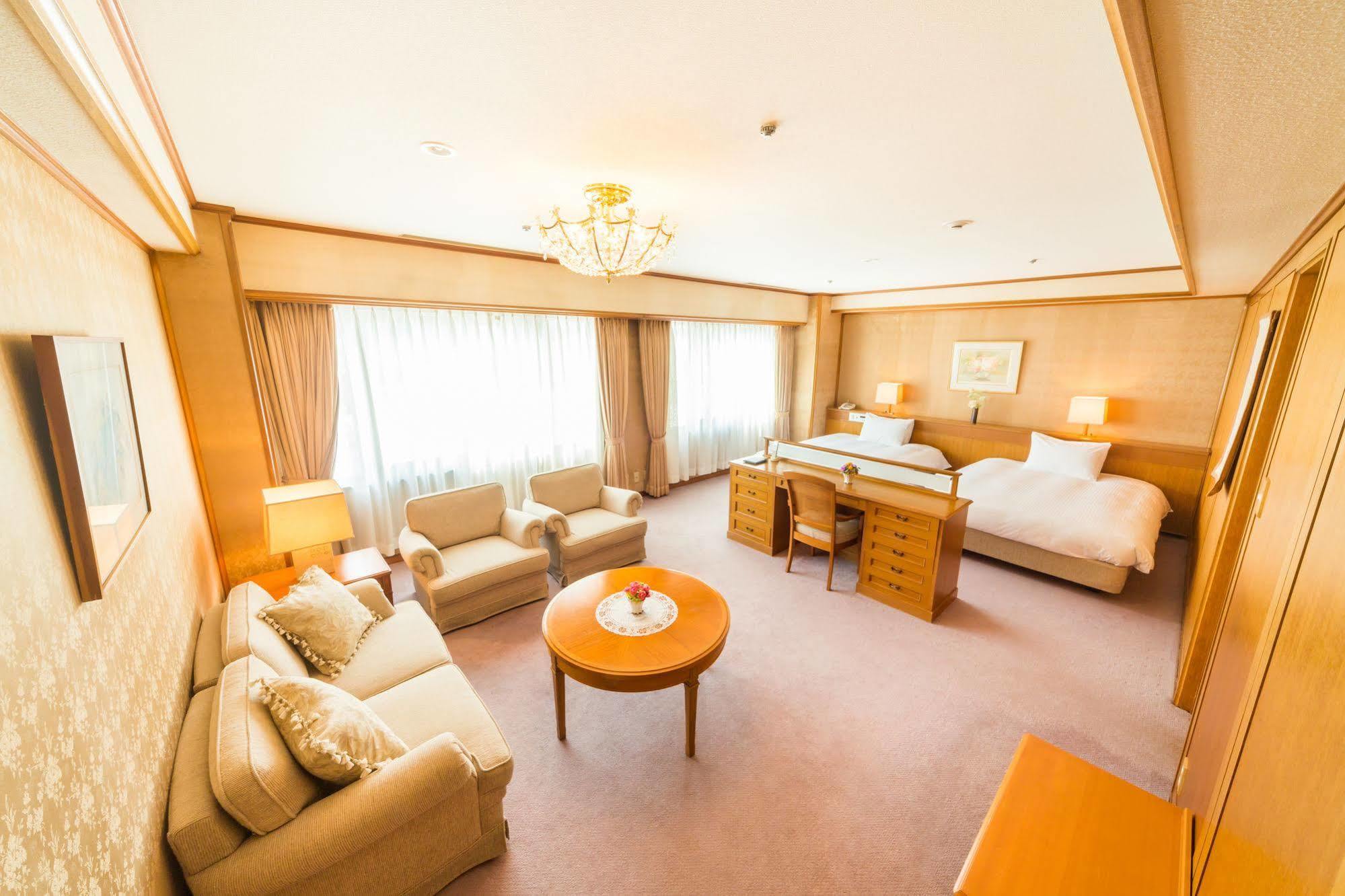 The Crown Palais New Hankyu Kochi Zewnętrze zdjęcie