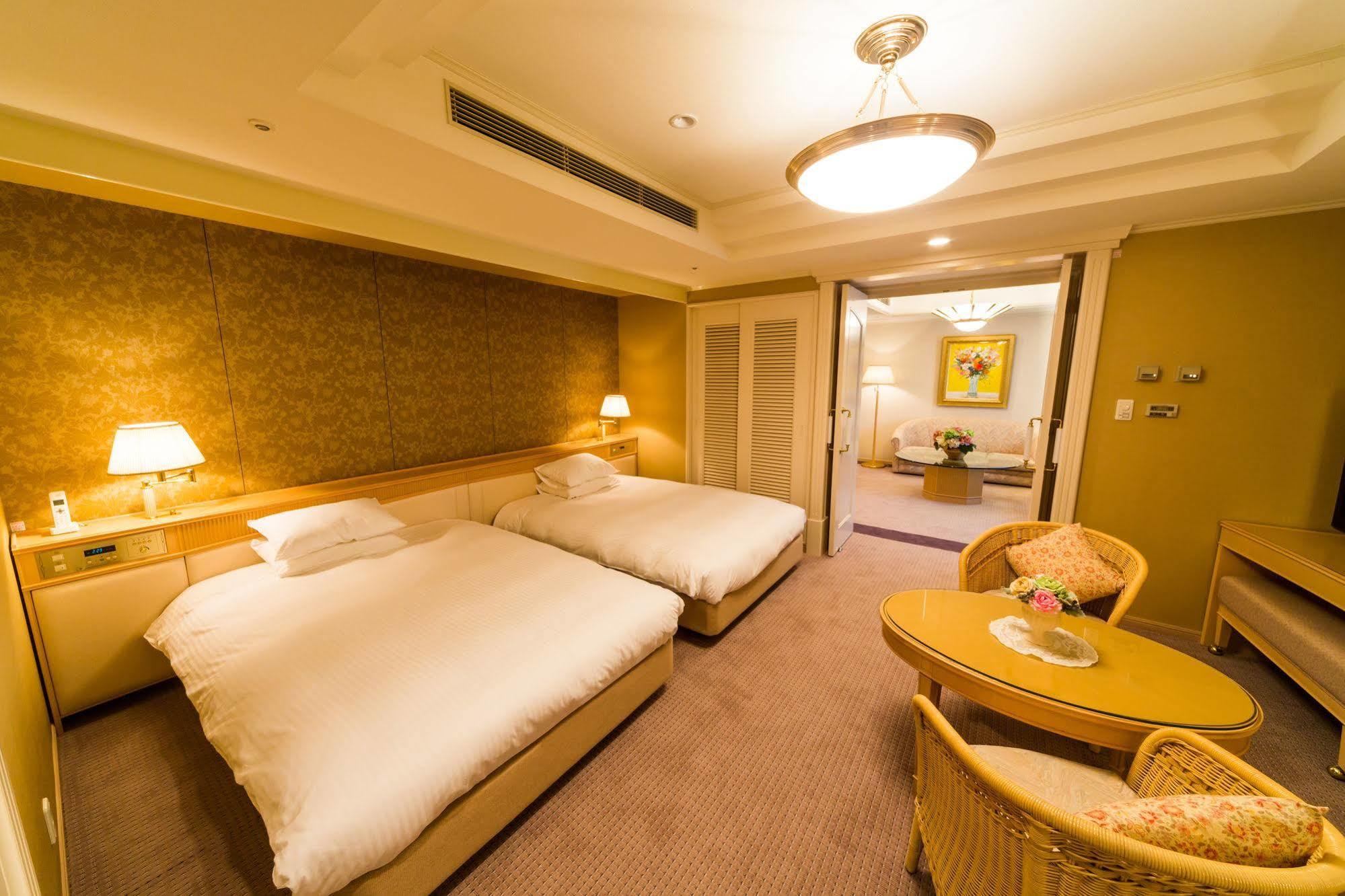 The Crown Palais New Hankyu Kochi Zewnętrze zdjęcie