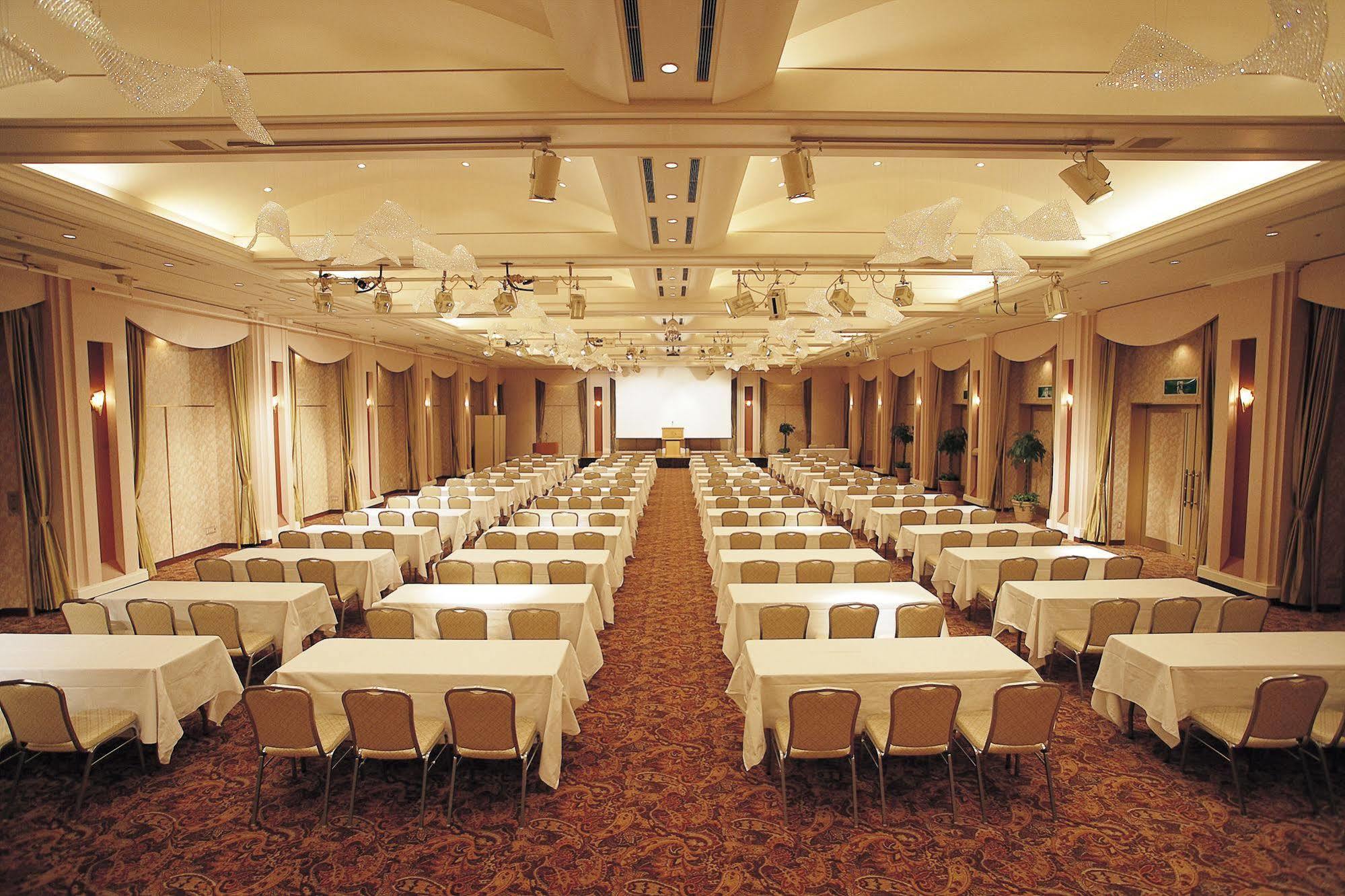 The Crown Palais New Hankyu Kochi Zewnętrze zdjęcie